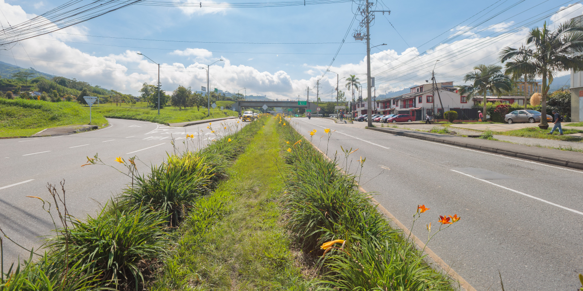 Av. Ferrocarril (Antes/Después)