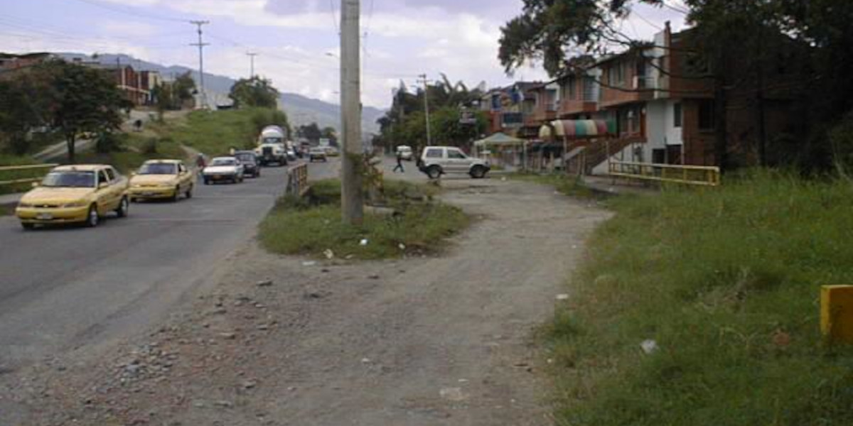 Av. Ferrocarril (Antes/Después)