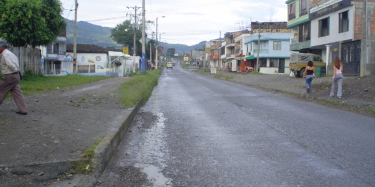 Av. Ferrocarril (Antes/Después)