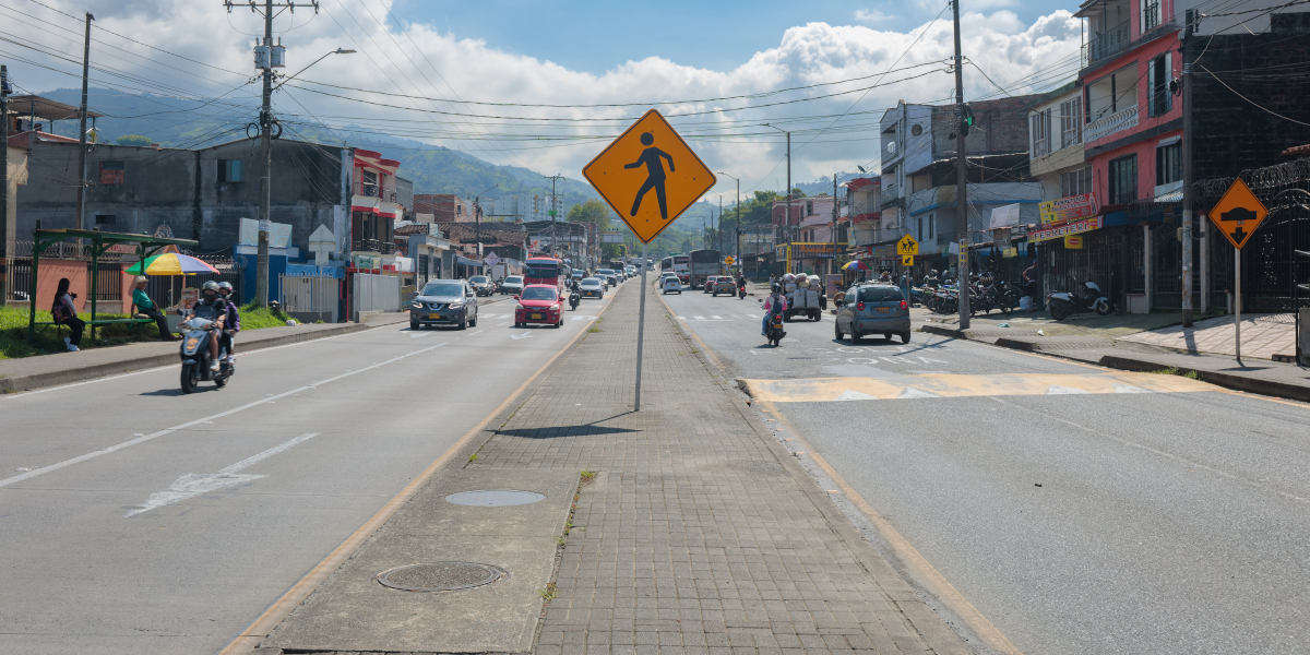 Av. Ferrocarril (Antes/Después)