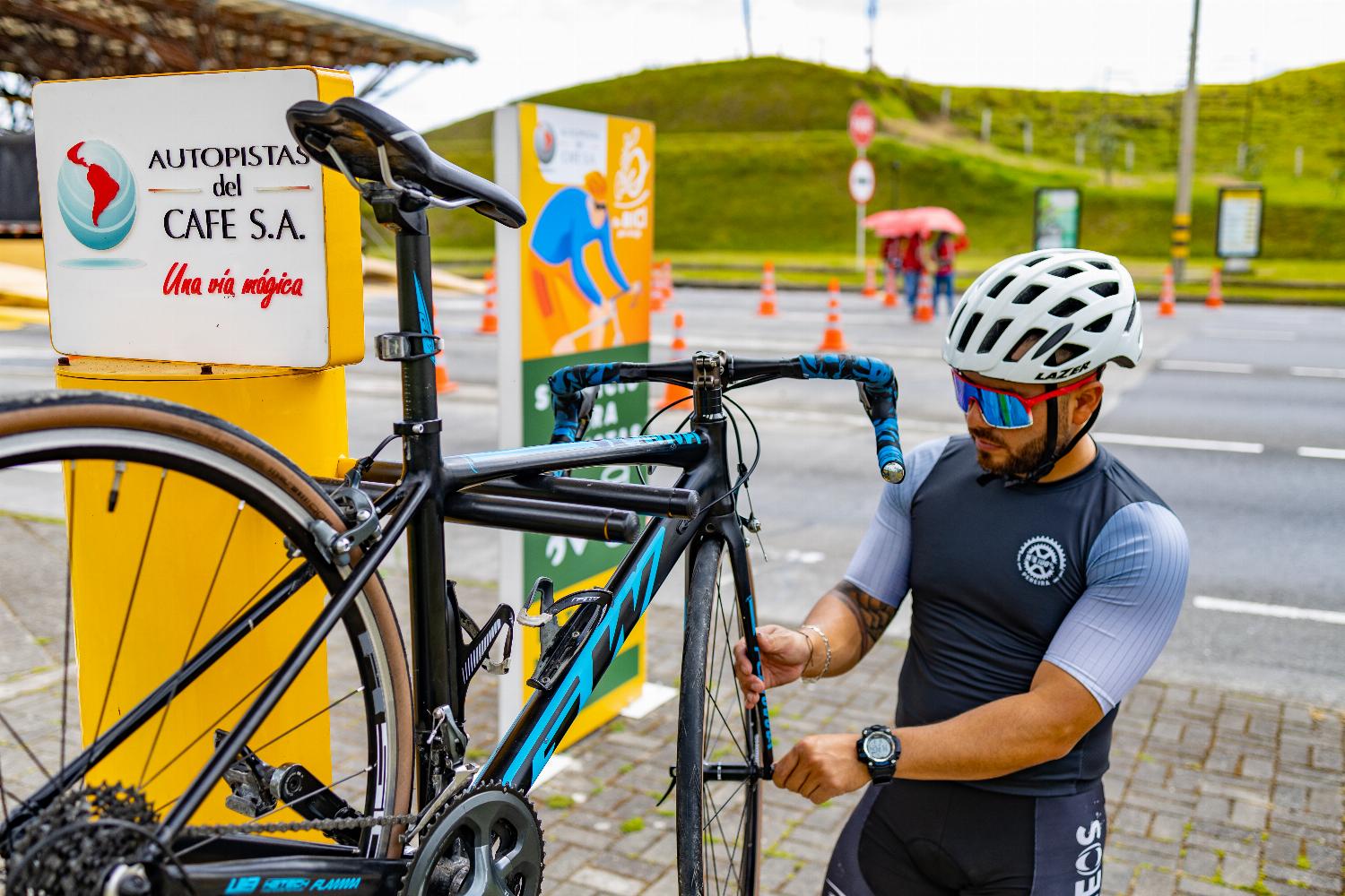 En Bici por el eje